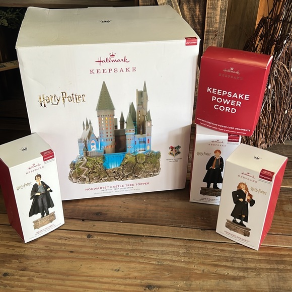 Other - Hallmark Harry Potter Hogwarts Castle Tree Topper with 3  Figures So Neat!